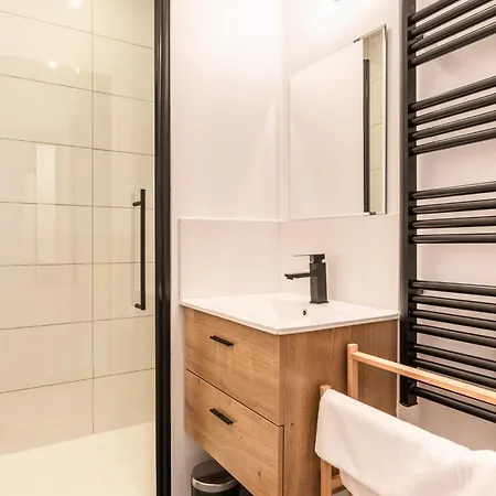 Cosy - 6 Guests - Buttes Chaumont Parc Appartement Parijs