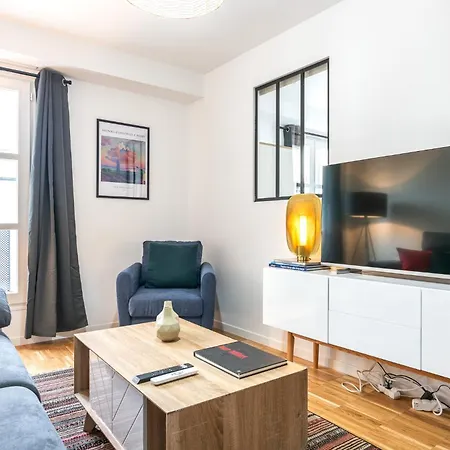 Cosy - 6 Guests - Buttes Chaumont Parc Апартаменты *